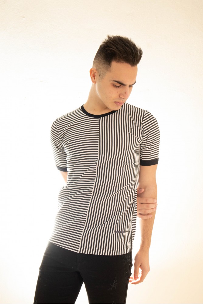 Shortsleeve T-shirt with stripes