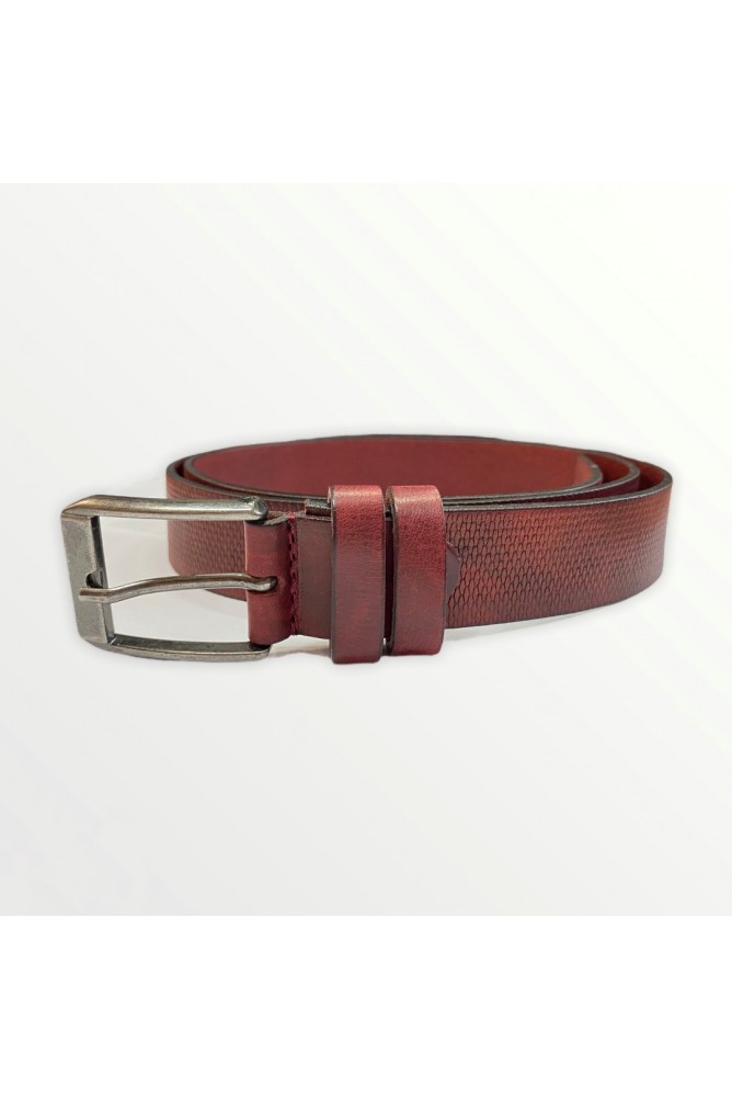 Leather belt in bordeaux