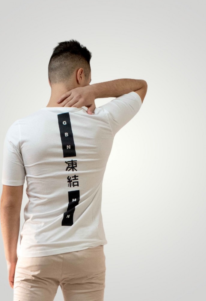 White shirtsleeve t-shirt, with print on the back