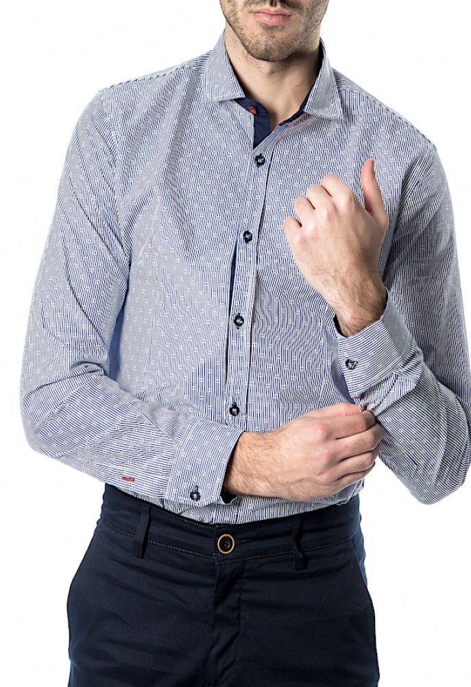 Slim stripe shirt in light blue