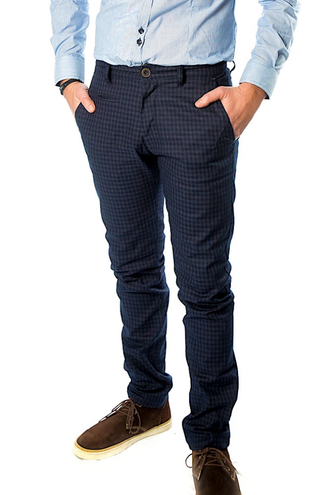 Cotton chinos in blue check